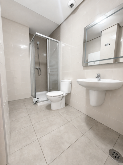 Image No.10-2 Bed House for sale