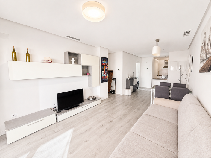 Image No.5-2 Bed House for sale