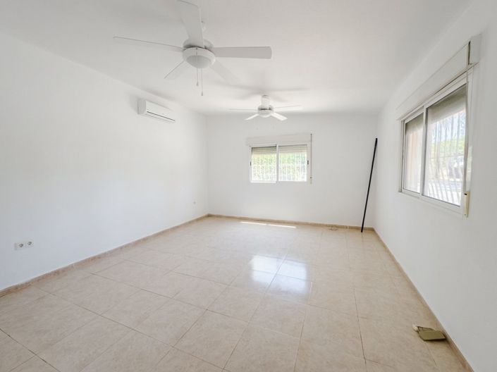 Image No.35-5 Bed Finca for sale