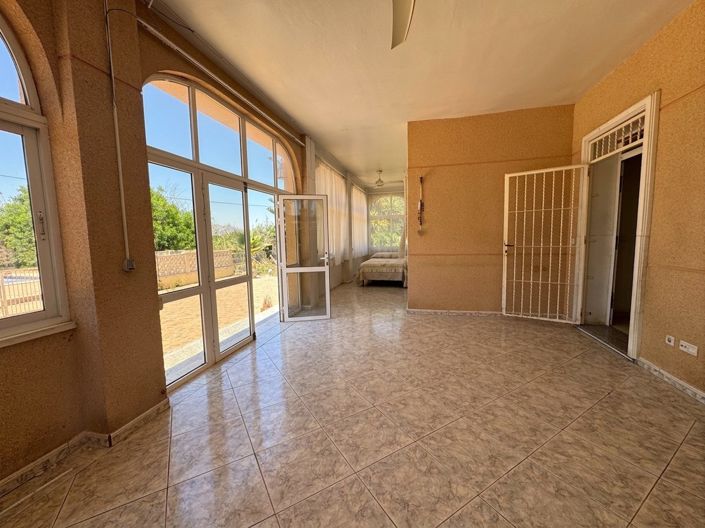 Image No.6-5 Bed Finca for sale