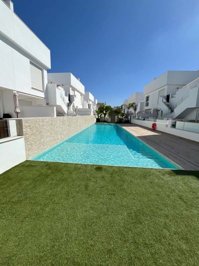 Image No.25-2 Bed House for sale