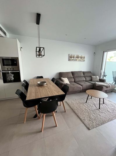 Image No.4-2 Bed House for sale