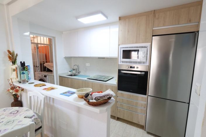 Image No.11-2 Bed House for sale