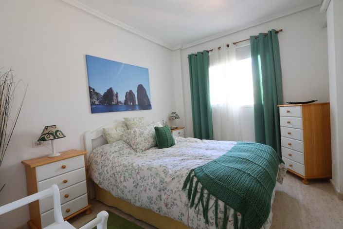 Image No.16-2 Bed House for sale