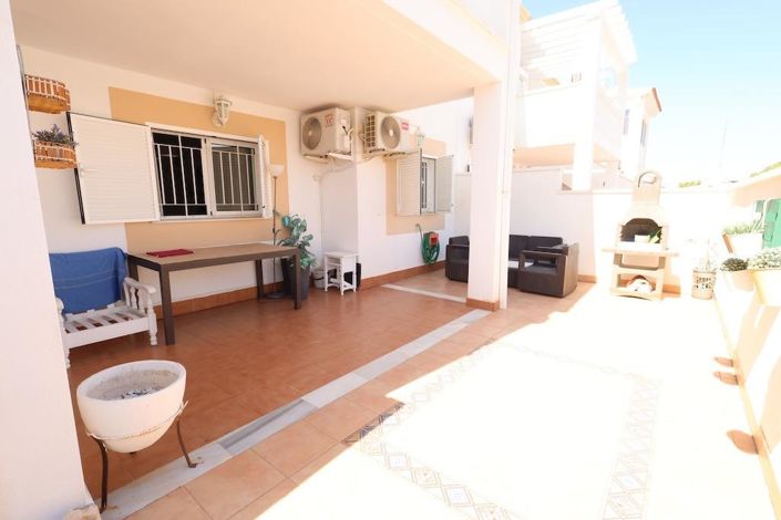 Image No.5-2 Bed House for sale