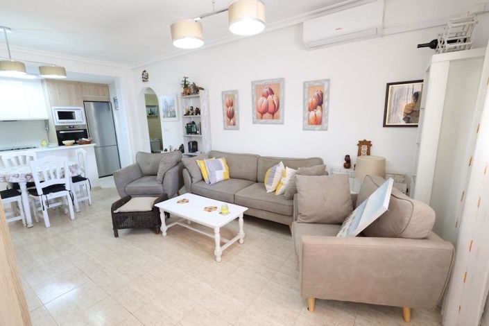 Image No.8-2 Bed House for sale