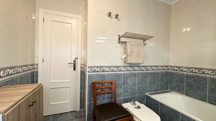 Image No.10-3 Bed Villa for sale