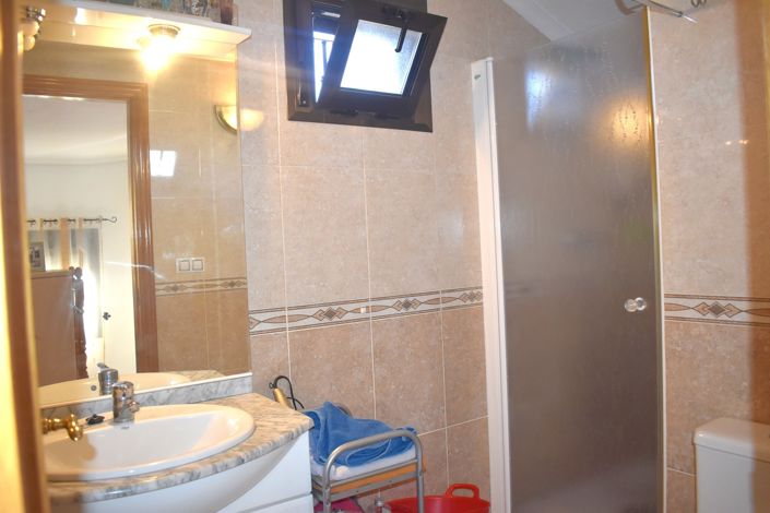 Image No.23-3 Bed House for sale