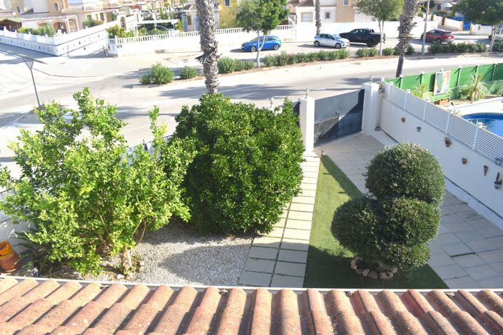 Image No.25-3 Bed House for sale