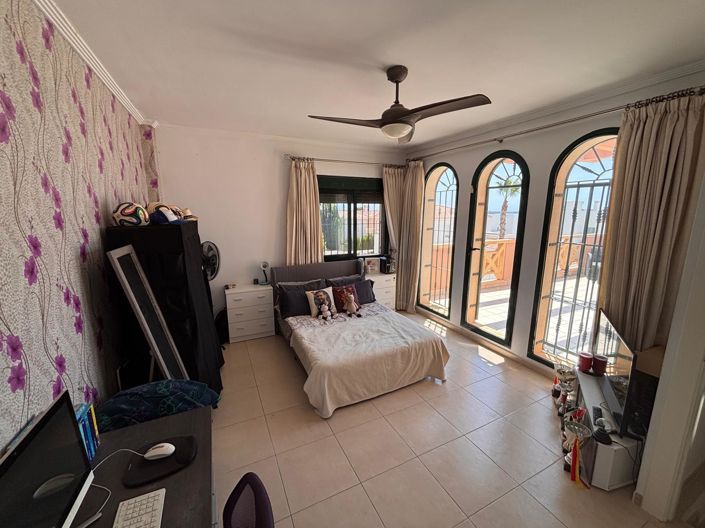 Image No.10-4 Bed House for sale