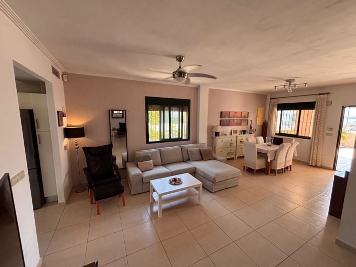 Image No.16-4 Bed House for sale