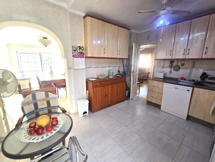 Image No.10-3 Bed House for sale