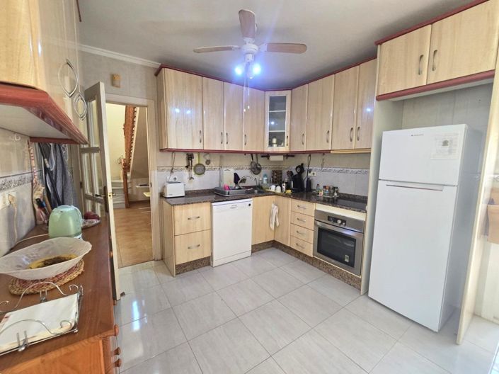Image No.13-3 Bed House for sale
