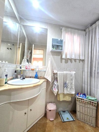 Image No.19-3 Bed House for sale