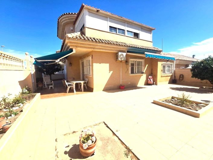 Image No.2-3 Bed House for sale