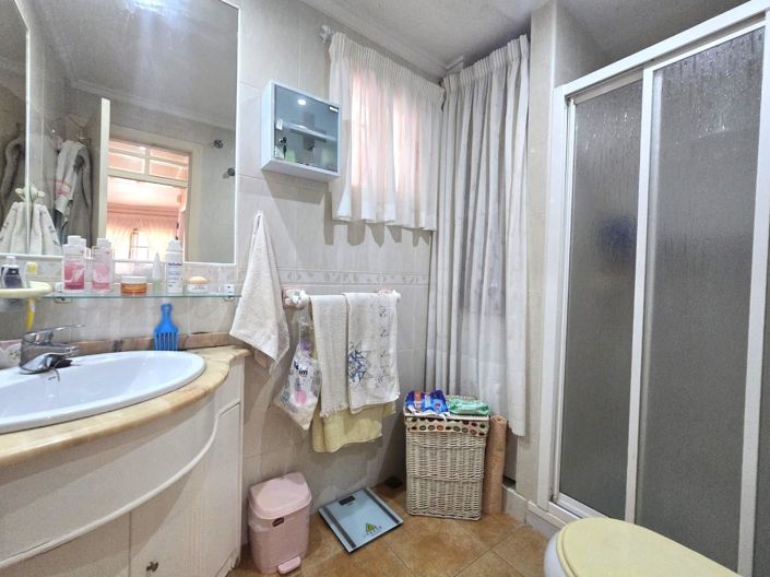 Image No.20-3 Bed House for sale