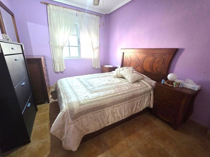 Image No.24-3 Bed House for sale