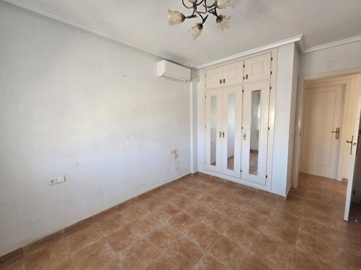 Image No.28-3 Bed House for sale