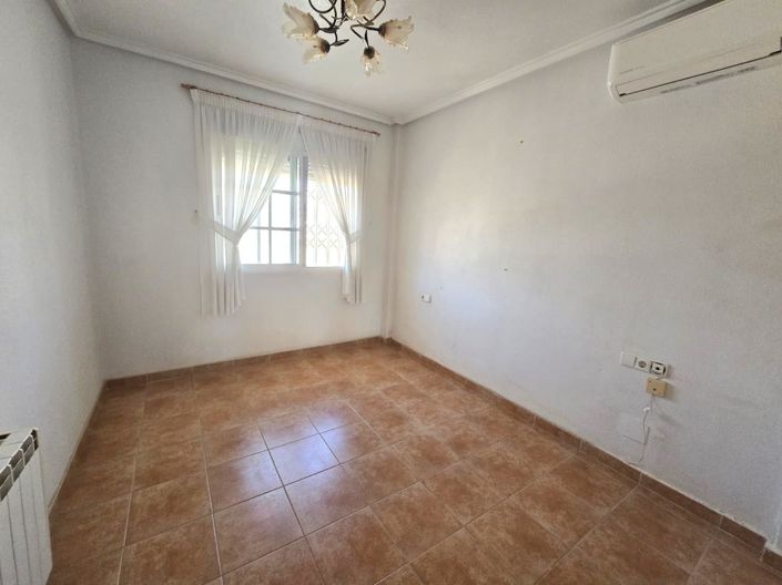 Image No.29-3 Bed House for sale