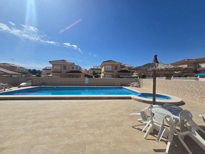Image No.3-3 Bed House for sale