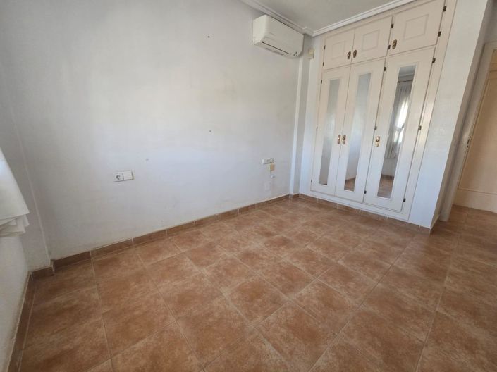 Image No.30-3 Bed House for sale
