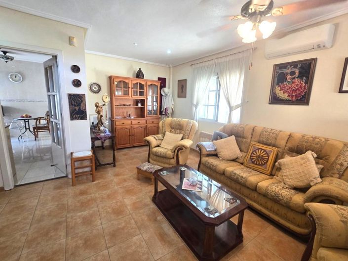 Image No.6-3 Bed House for sale