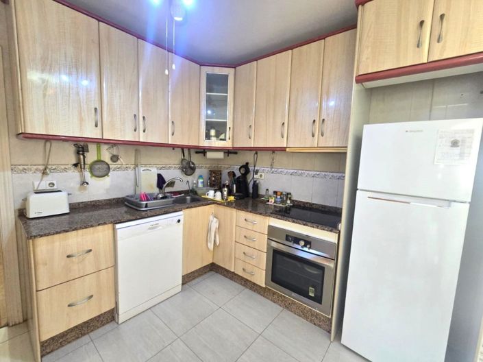 Image No.8-3 Bed House for sale
