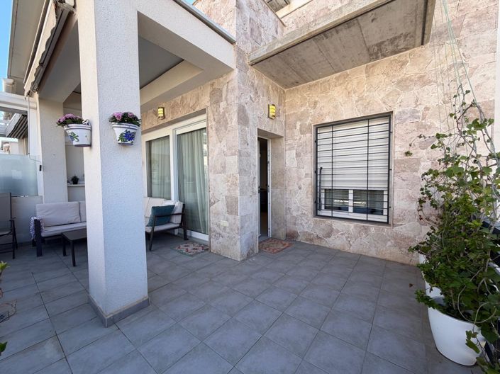 Image No.12-3 Bed House for sale