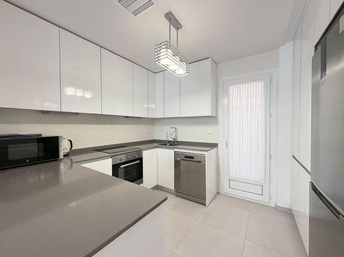 Image No.26-3 Bed House for sale