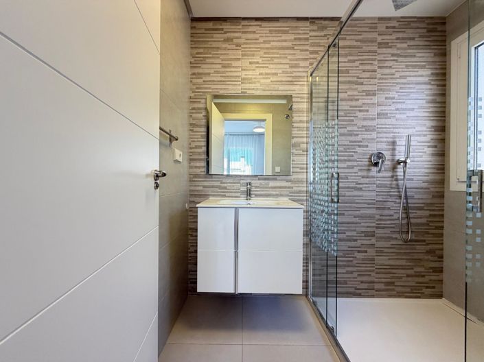 Image No.49-3 Bed House for sale