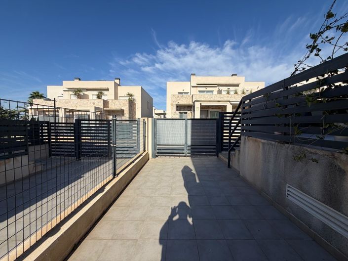 Image No.7-3 Bed House for sale