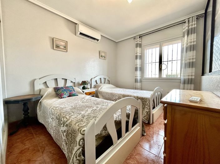 Image No.16-2 Bed Townhouse for sale