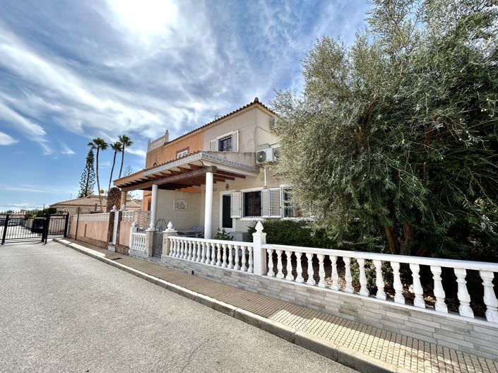 Image No.26-2 Bed Townhouse for sale