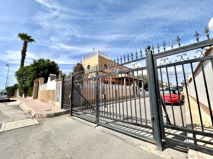 Image No.27-2 Bed Townhouse for sale