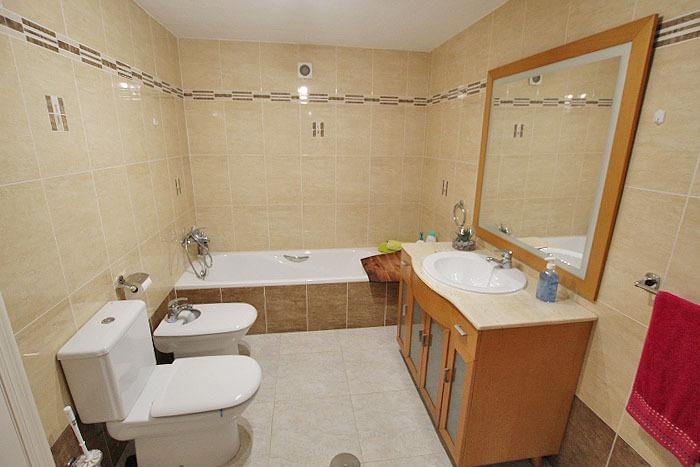 Image No.35-5 Bed Studio for sale