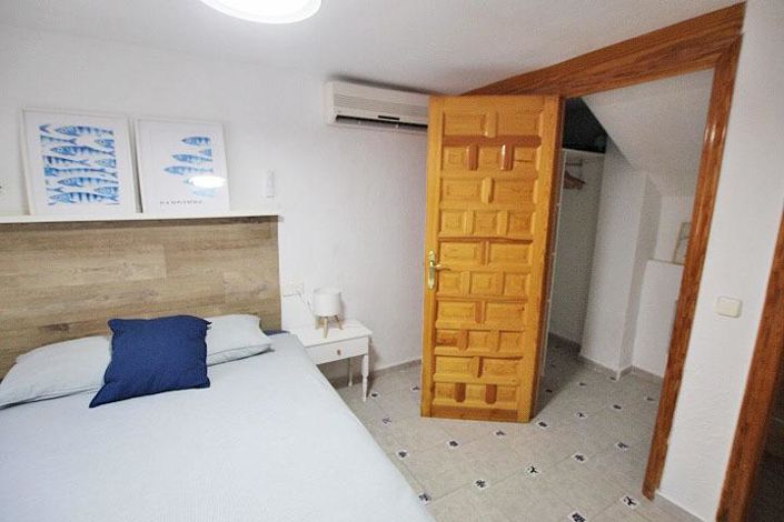 Image No.36-5 Bed Studio for sale