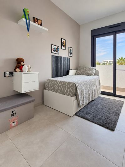 Image No.11-3 Bed Apartment for sale