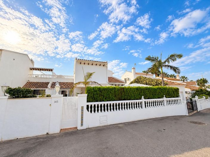 Image No.42-3 Bed Villa for sale
