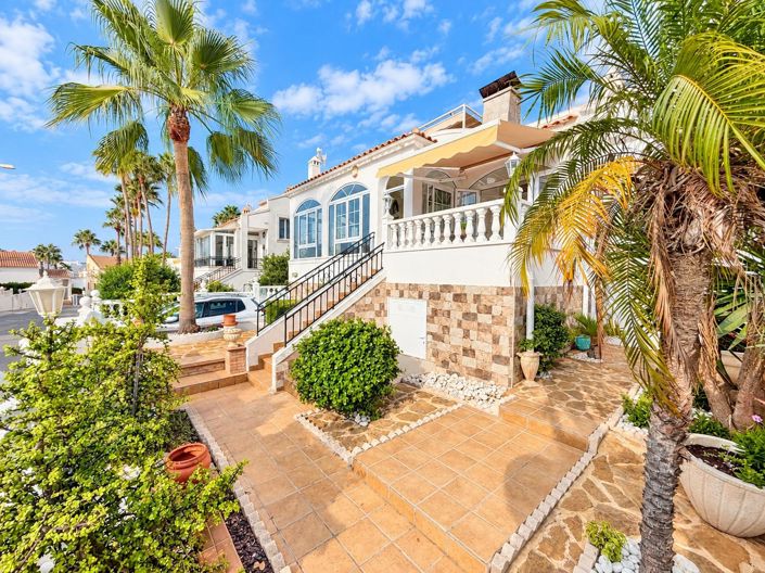 Image No.8-3 Bed Villa for sale