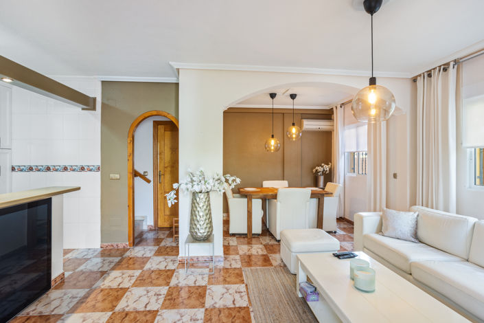 Image No.7-2 Bed House for sale