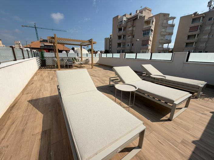 Image No.14-2 Bed House for sale