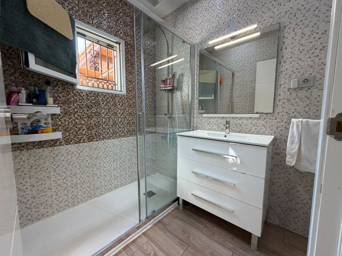 Image No.30-2 Bed House for sale