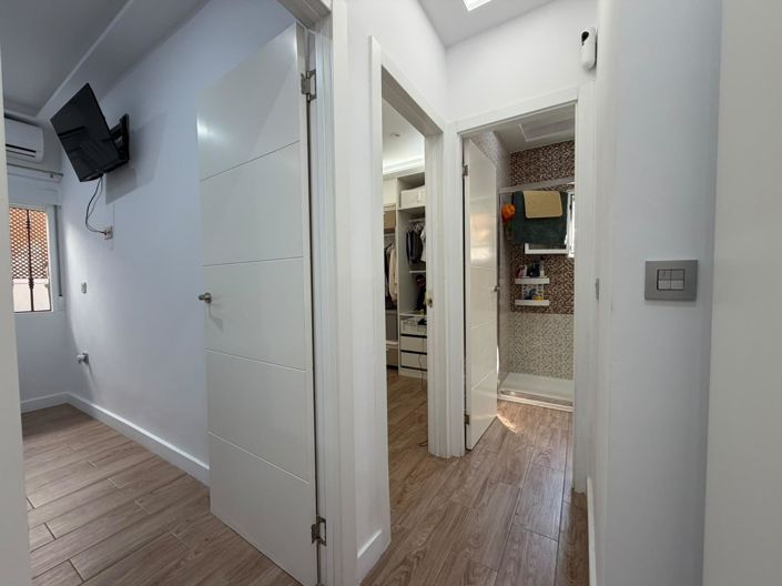 Image No.35-2 Bed House for sale