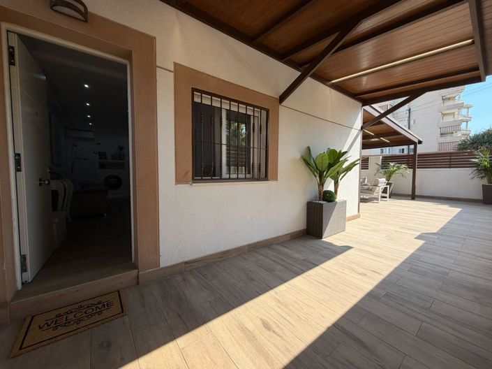 Image No.5-2 Bed House for sale