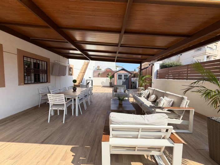 Image No.6-2 Bed House for sale