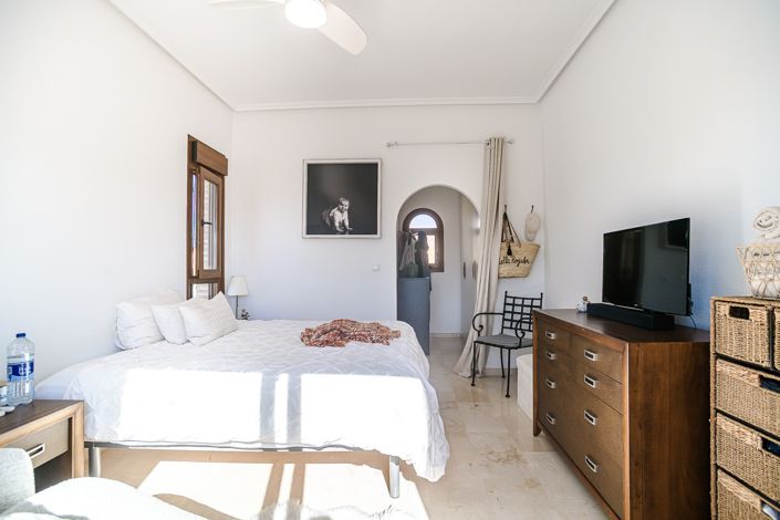 Image No.24-3 Bed Villa for sale