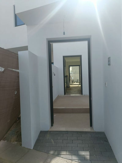 Image No.13-2 Bed House for sale