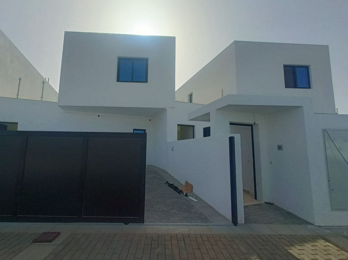 Image No.16-2 Bed House for sale
