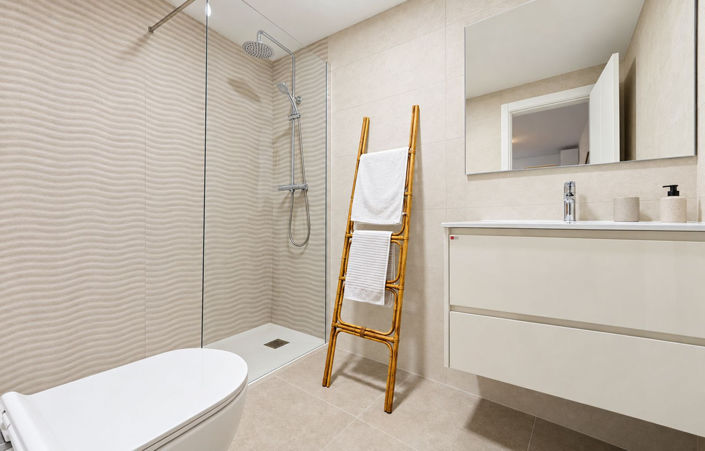 Image No.9-2 Bed Apartment for sale