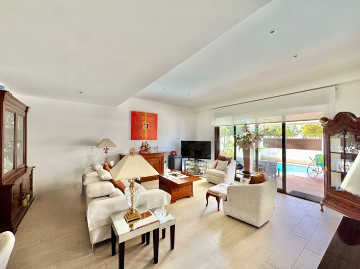 Image No.40-3 Bed Townhouse for sale